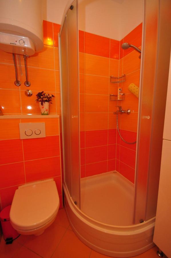 Tri Palme Apartment Prvic Sepurine Exterior photo