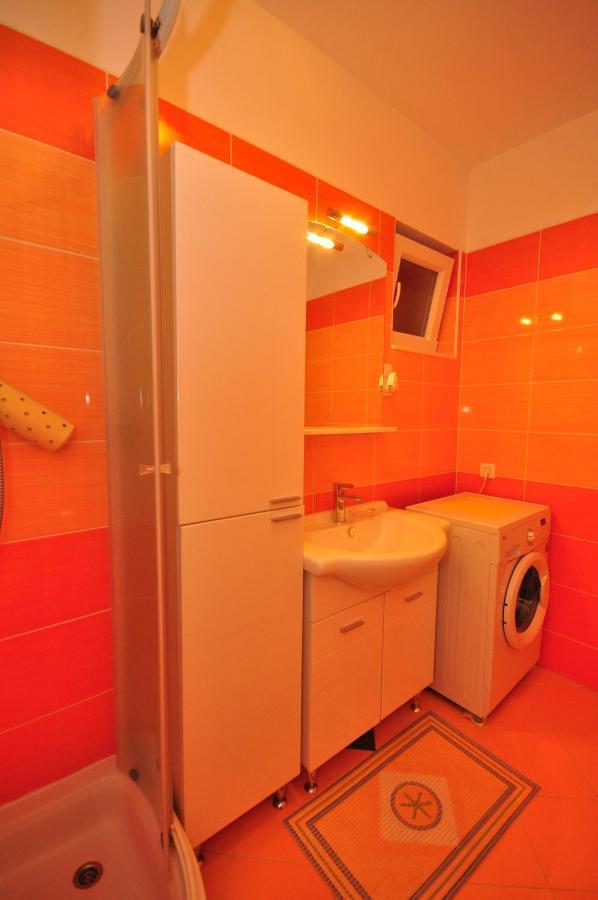 Tri Palme Apartment Prvic Sepurine Exterior photo